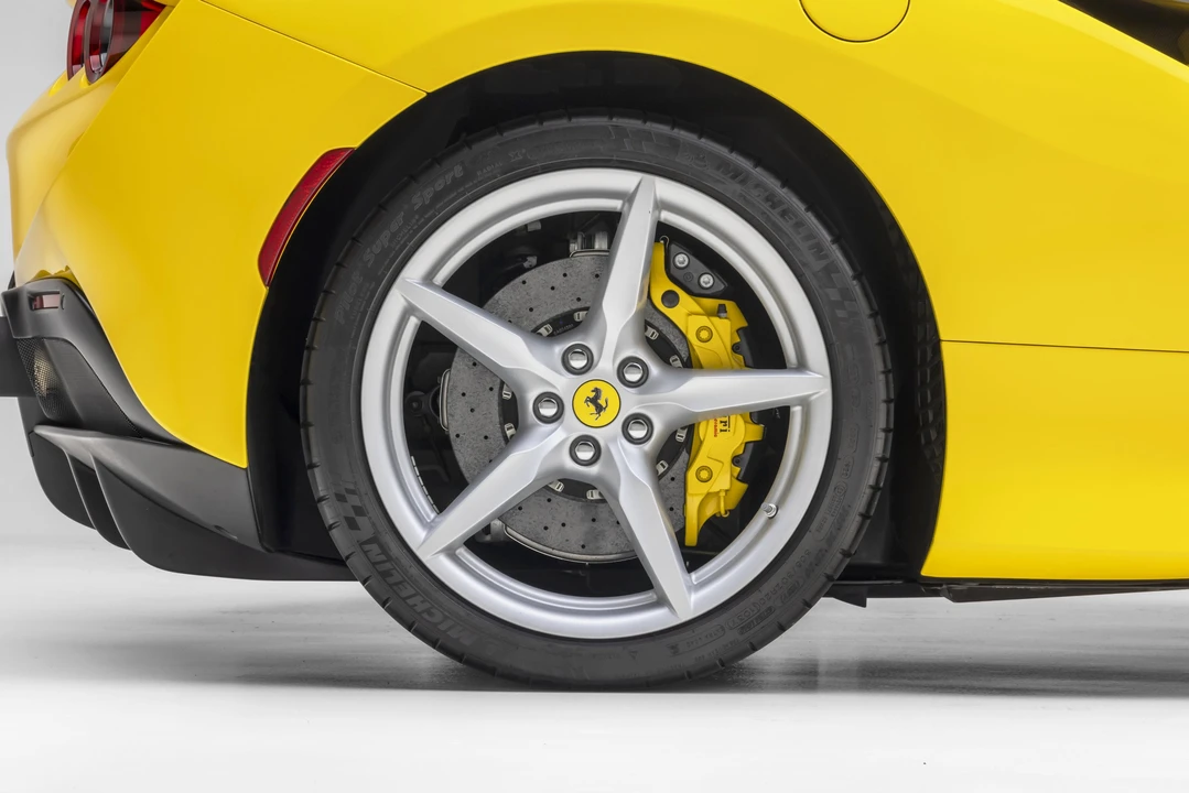 2022 Ferrari F8 Spider - Image 17 of 31