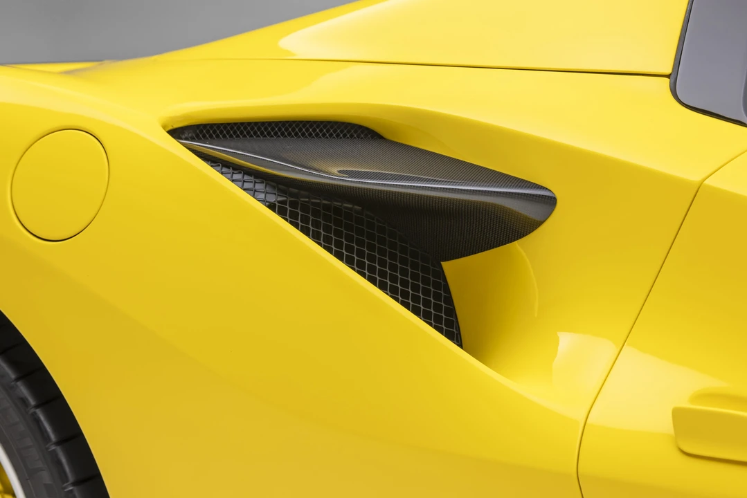 2022 Ferrari F8 Spider - Image 24 of 31