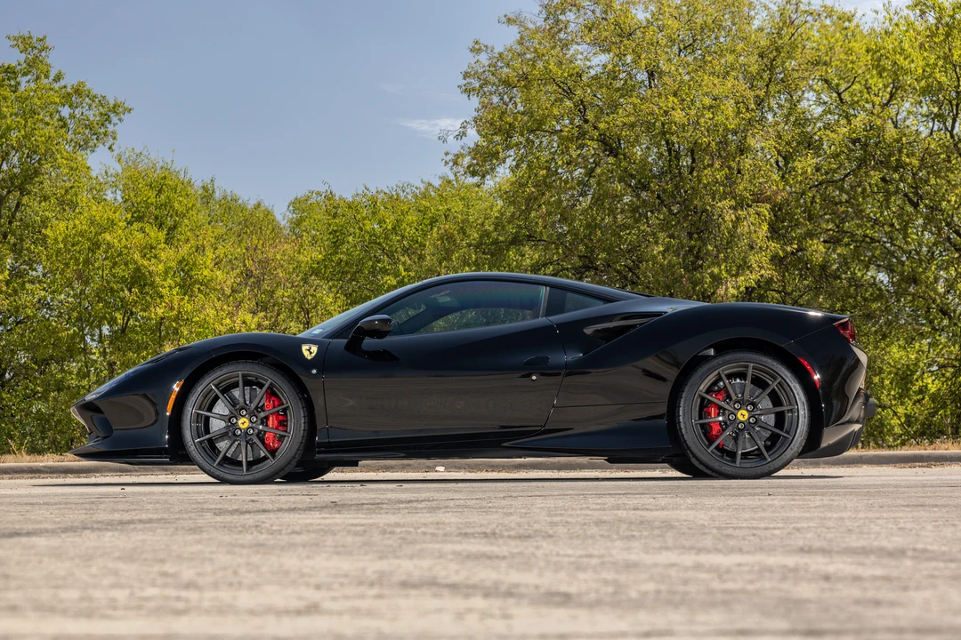 2022 Ferrari F8 Tributo - Image 17 of 31