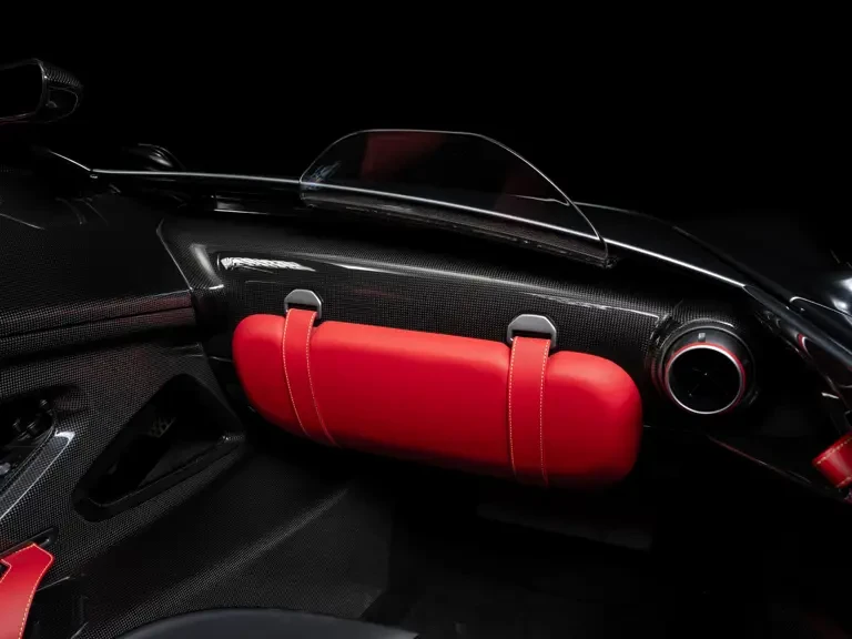 2022 Ferrari Monza SP2 - Image 26 of 31