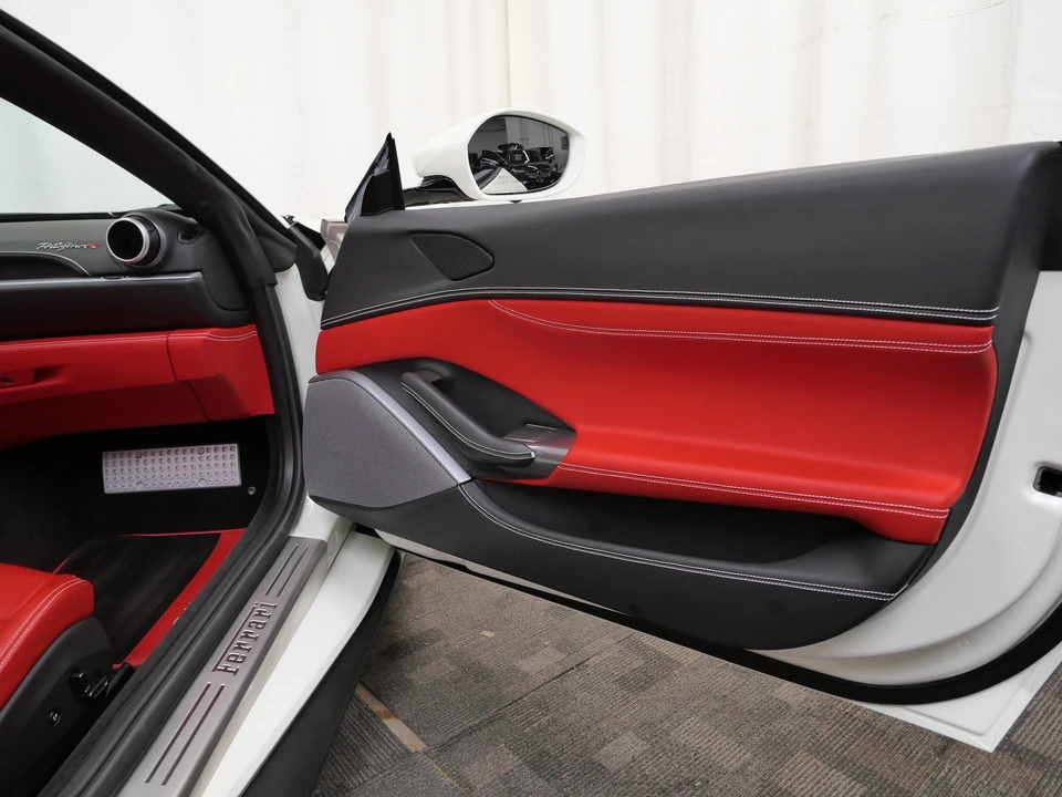 2022 Ferrari Portofino M - Image 15 of 31
