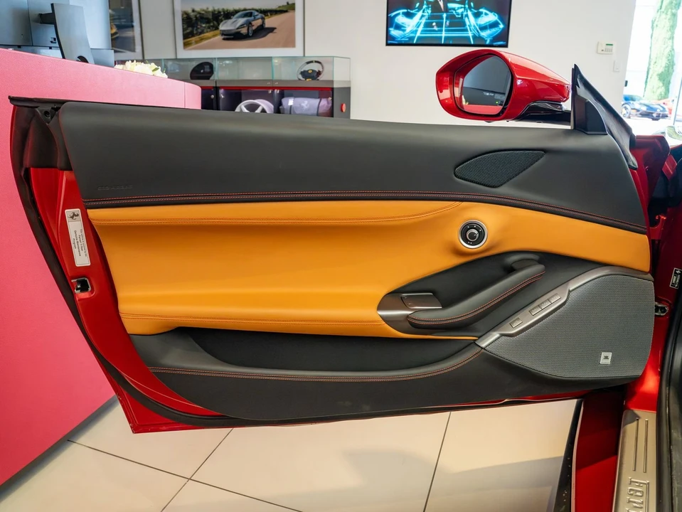 2022 Ferrari Portofino M - Image 8 of 31