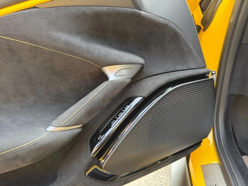2022 Ferrari Roma - Image 14 of 16