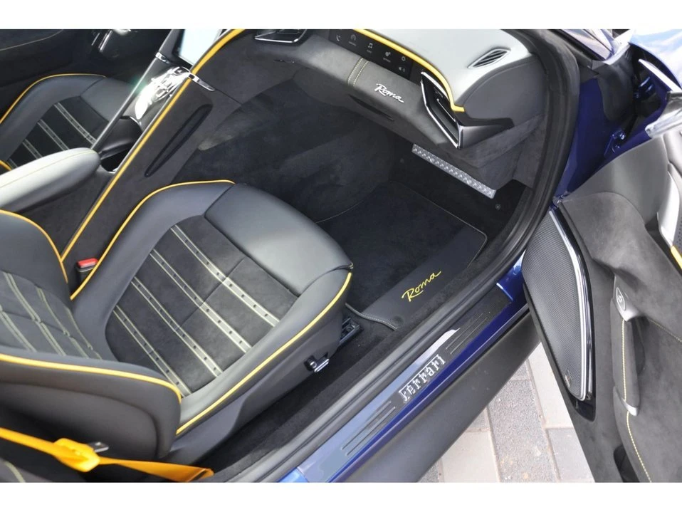 2022 Ferrari Roma - Image 13 of 20