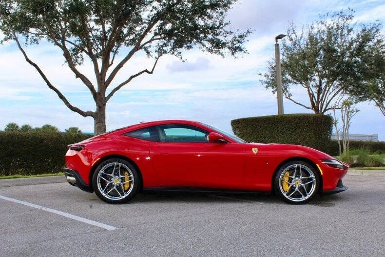 2022 Ferrari Roma - Image 2 of 12