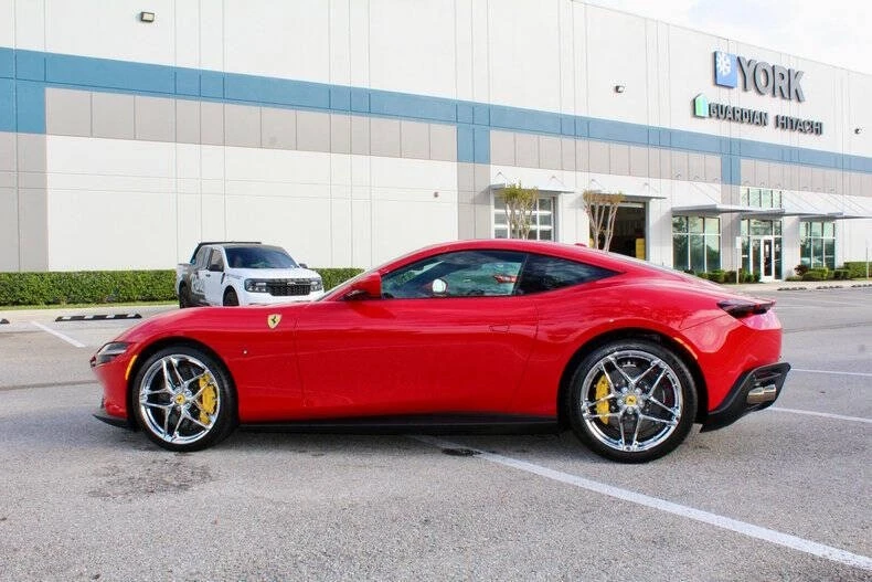 2022 Ferrari Roma - Image 10 of 12