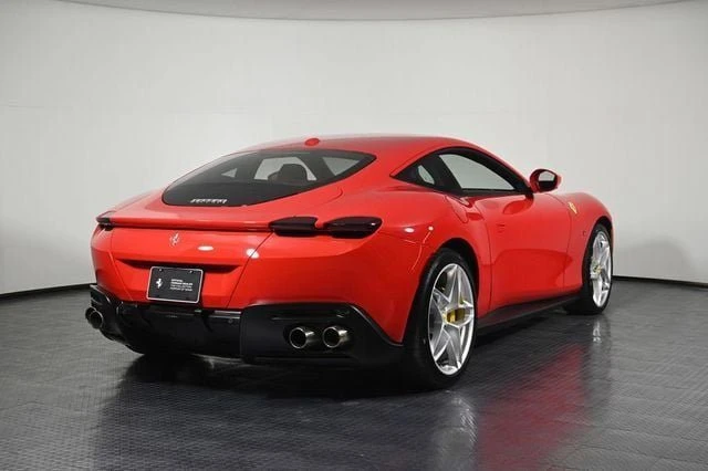 2022 Ferrari Roma - Image 9 of 20