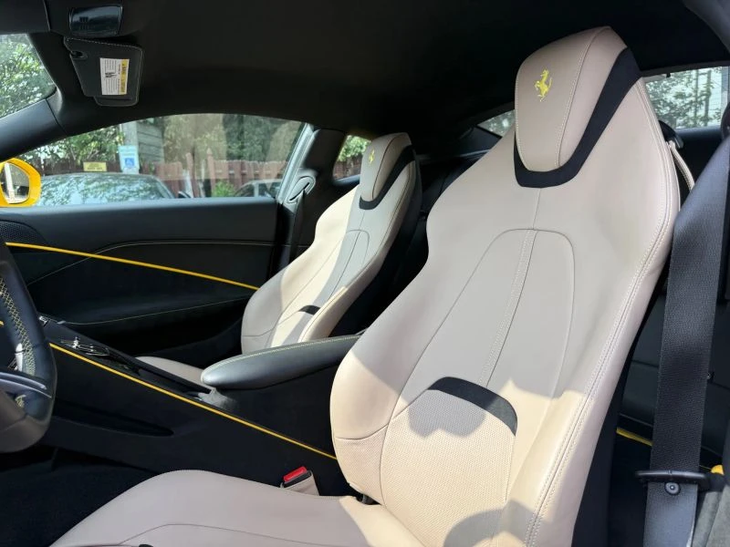 2022 Ferrari Roma - Image 15 of 19