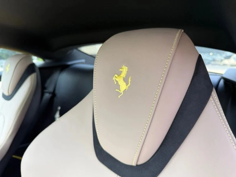 2022 Ferrari Roma - Image 18 of 19