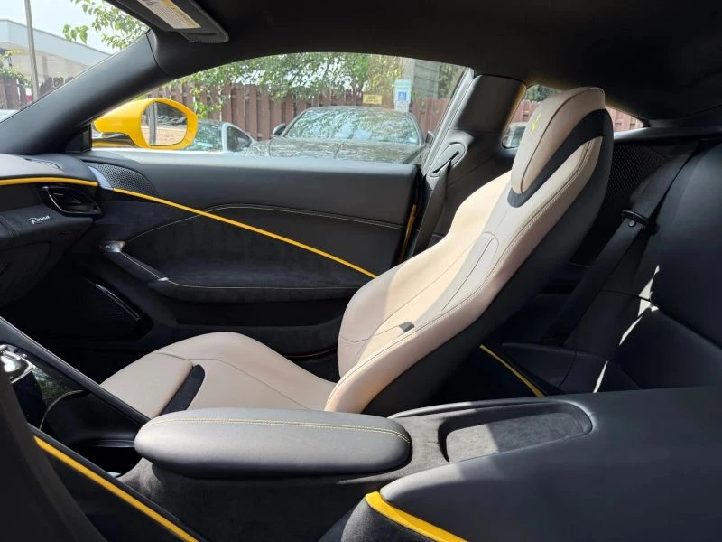 2022 Ferrari Roma - Image 17 of 19