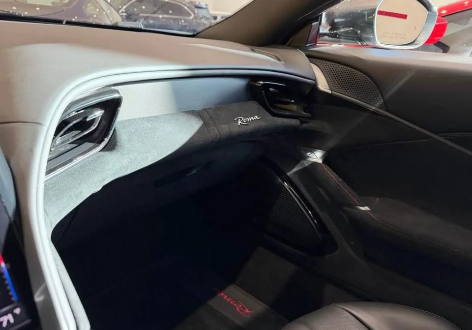 2022 Ferrari Roma - Image 5 of 6