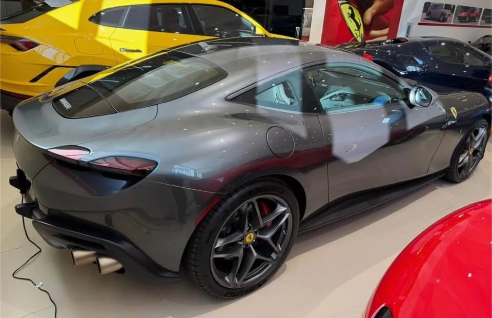 2022 Ferrari Roma - Image 2 of 6