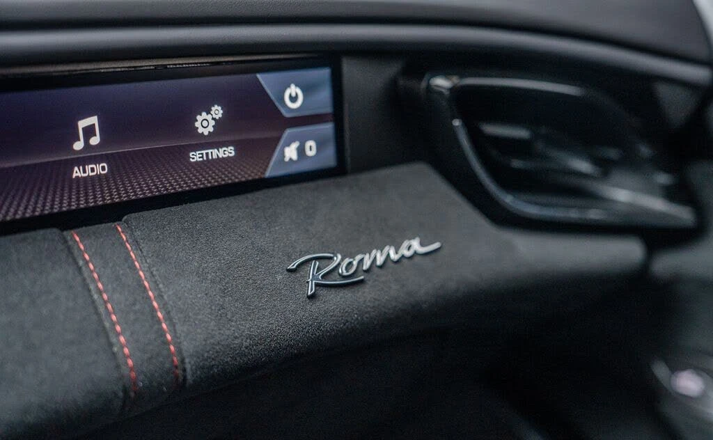 2022 Ferrari Roma - Image 15 of 30