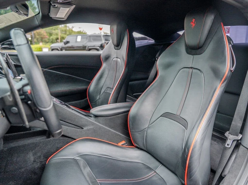 2022 Ferrari Roma - Image 20 of 30