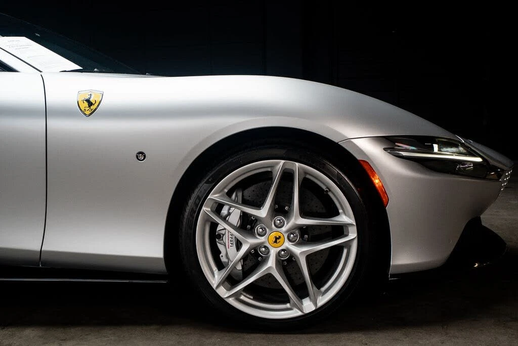 2022 Ferrari Roma - Image 17 of 31