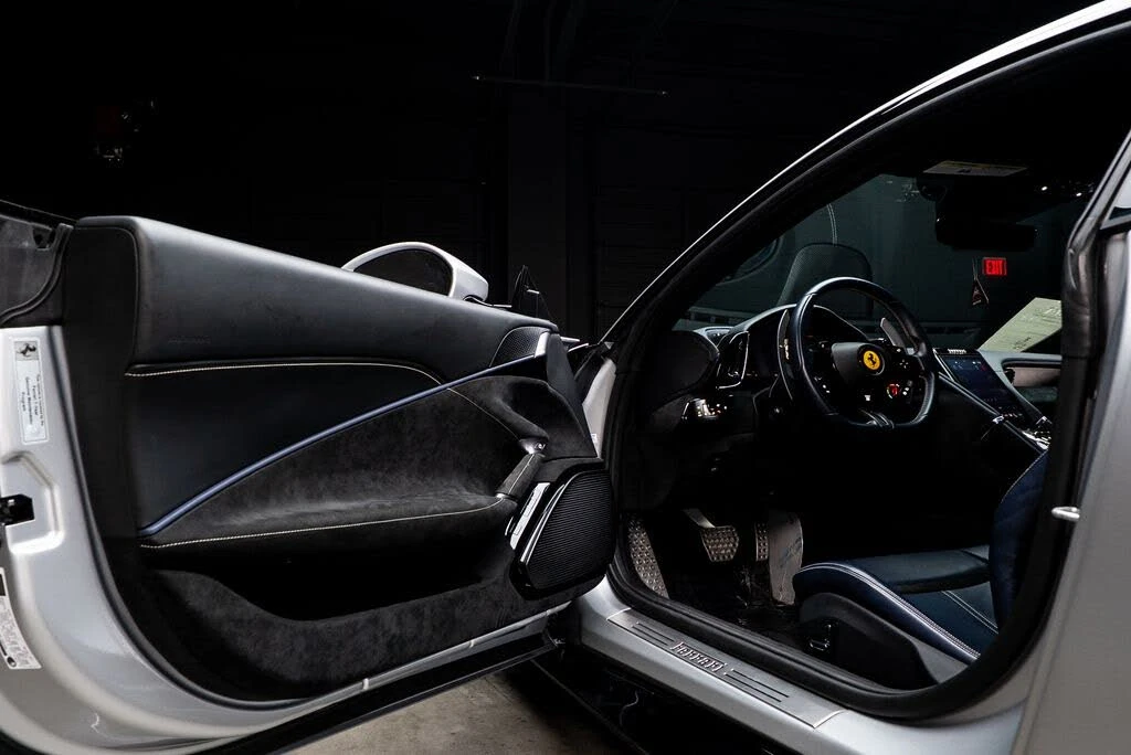 2022 Ferrari Roma - Image 29 of 31