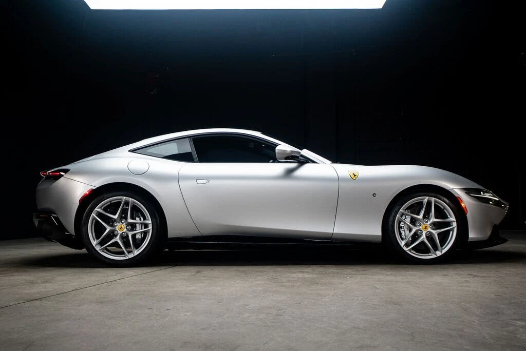2022 Ferrari Roma - Image 16 of 31