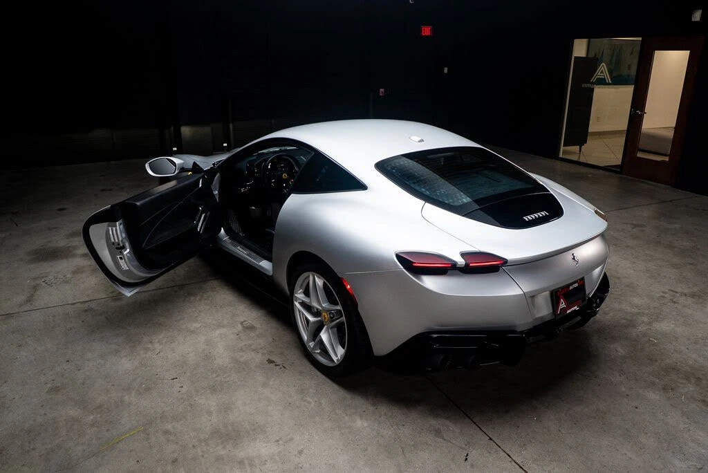 2022 Ferrari Roma - Image 28 of 31