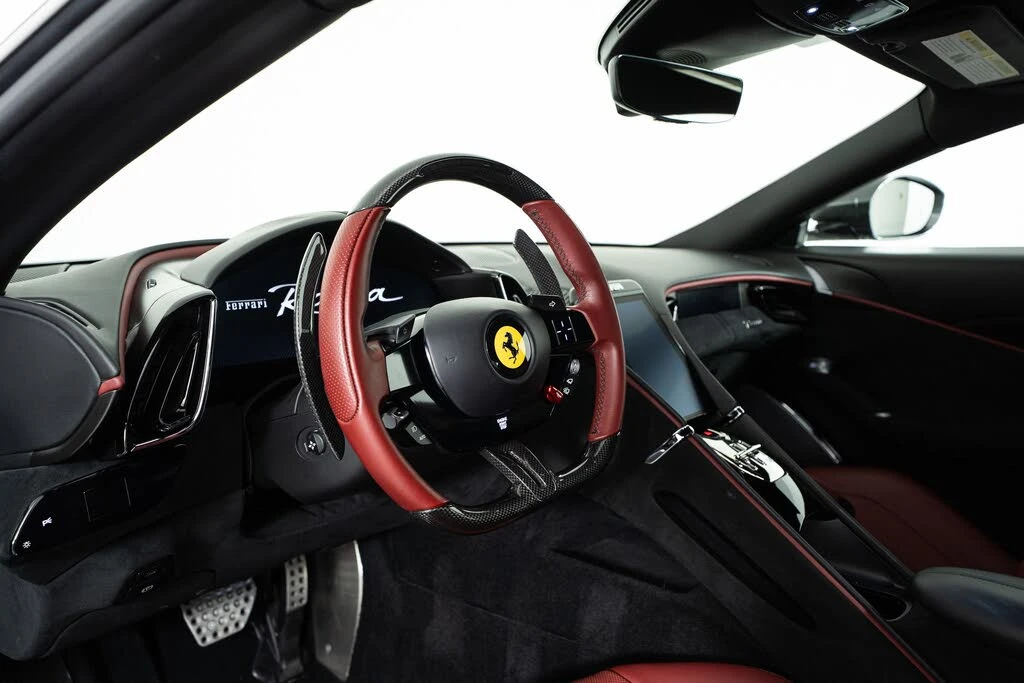 2022 Ferrari Roma - Image 14 of 31