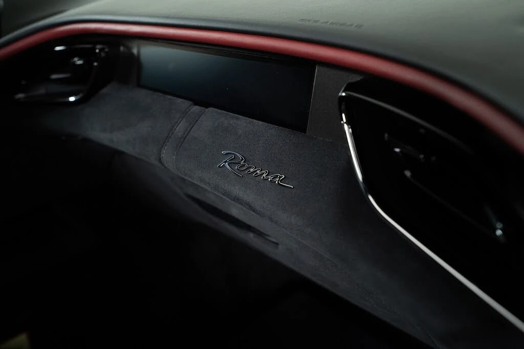 2022 Ferrari Roma - Image 27 of 31