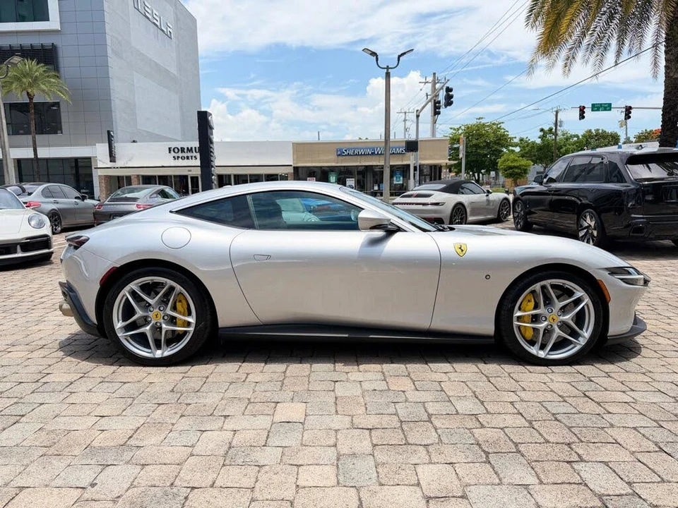 2022 Ferrari Roma - Image 7 of 31