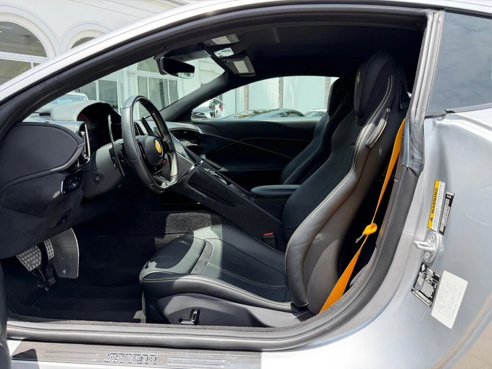 2022 Ferrari Roma - Image 29 of 31