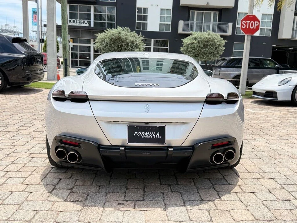 2022 Ferrari Roma - Image 13 of 31