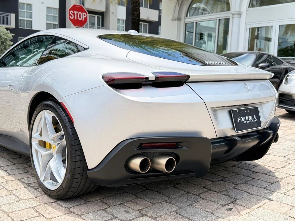 2022 Ferrari Roma - Image 14 of 31