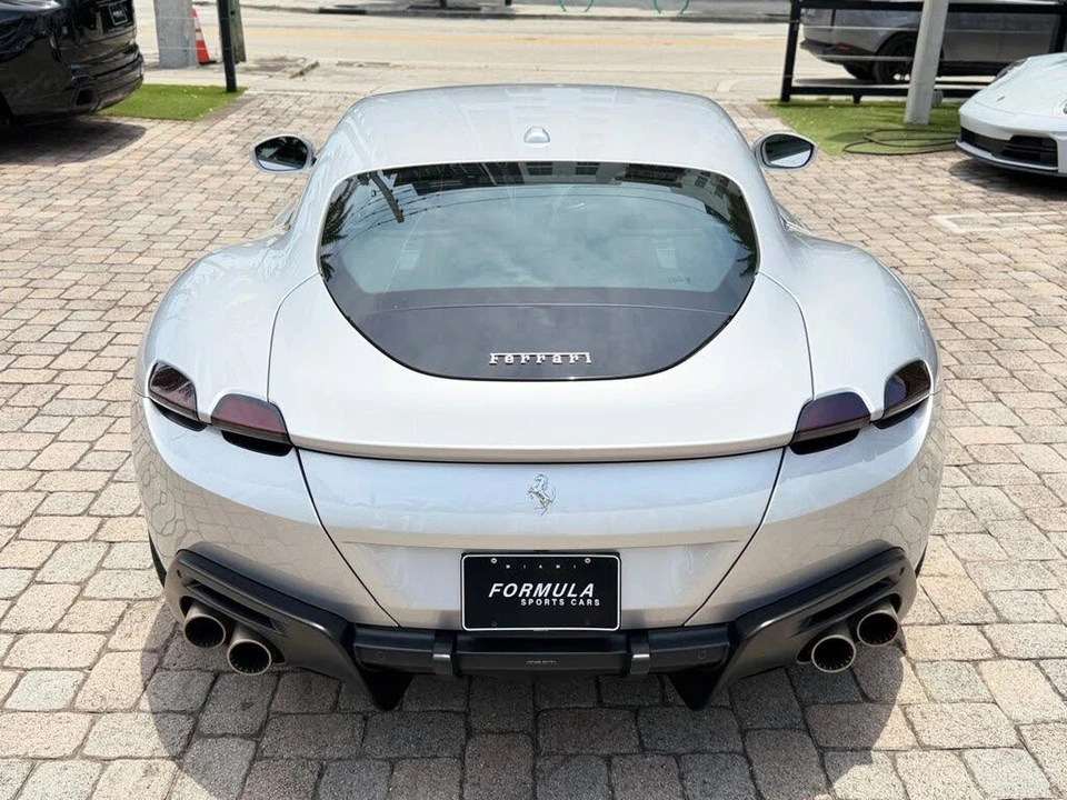 2022 Ferrari Roma - Image 12 of 31