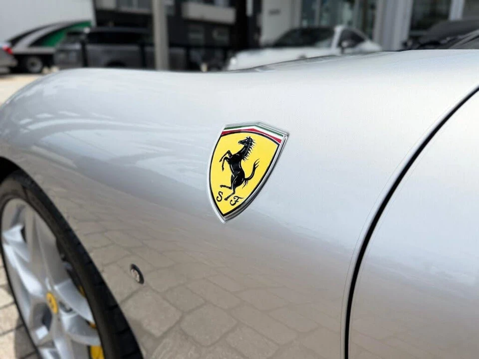2022 Ferrari Roma - Image 18 of 31