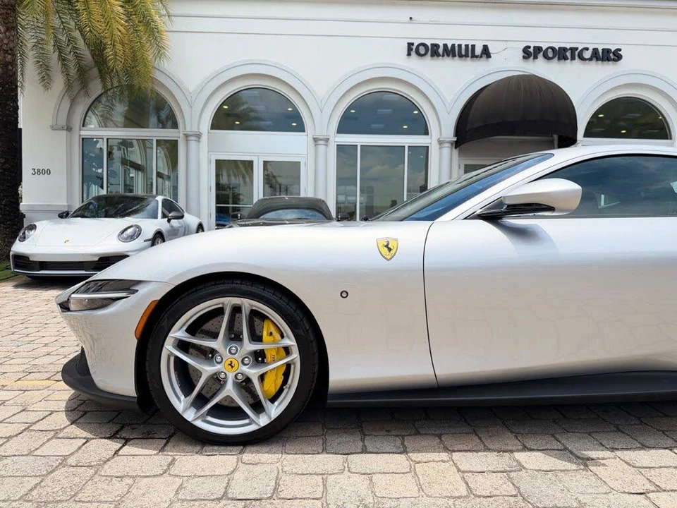 2022 Ferrari Roma - Image 19 of 31