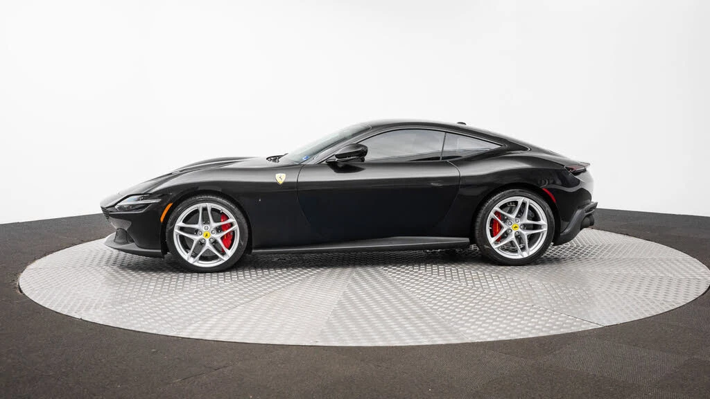 2022 Ferrari Roma - Image 2 of 31
