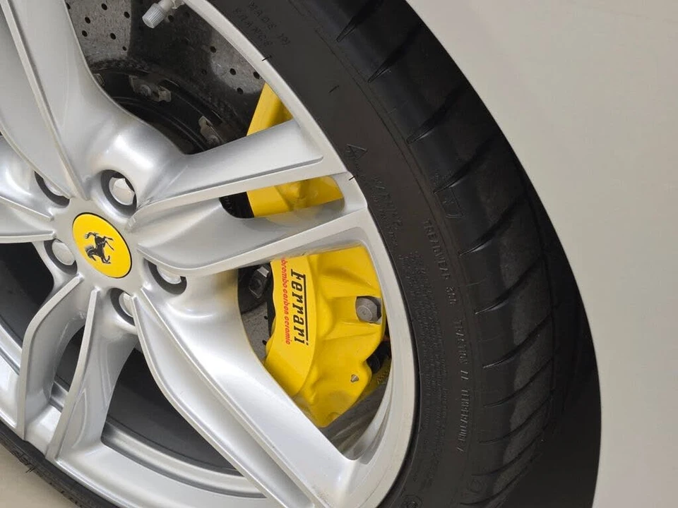 2022 Ferrari Roma - Image 14 of 31