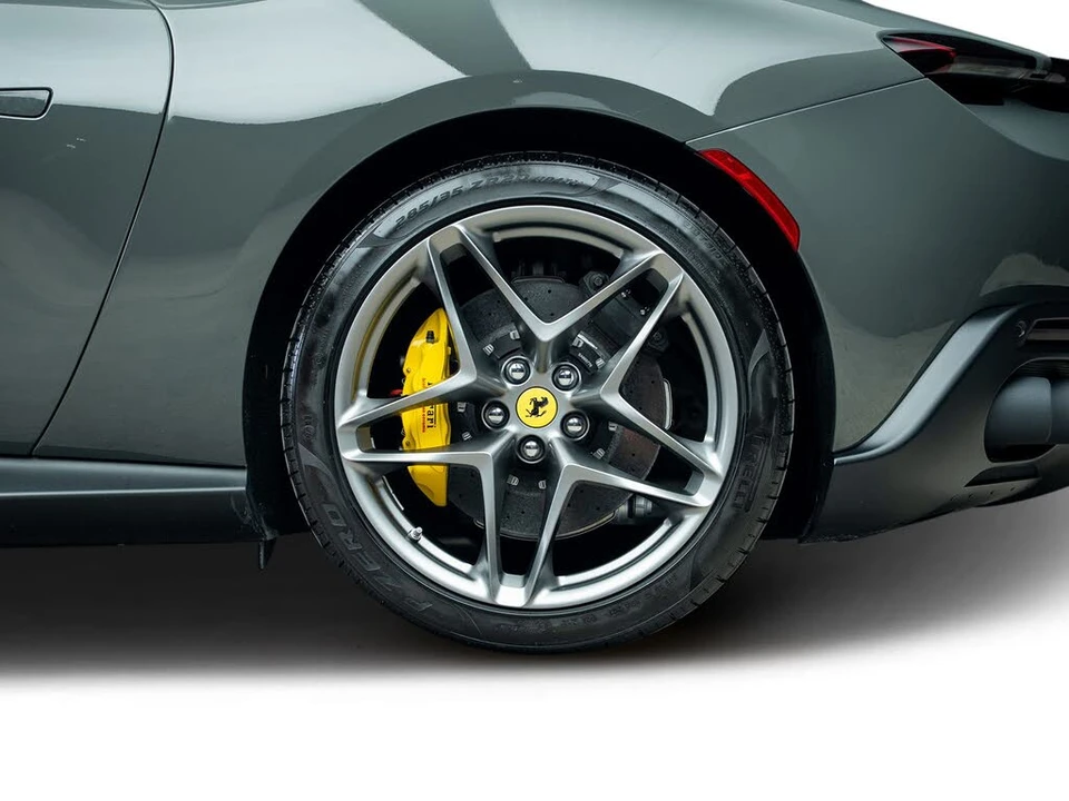 2022 Ferrari Roma - Image 23 of 31