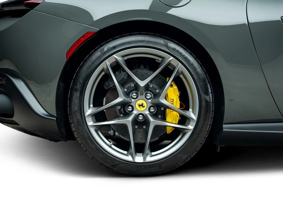 2022 Ferrari Roma - Image 30 of 31