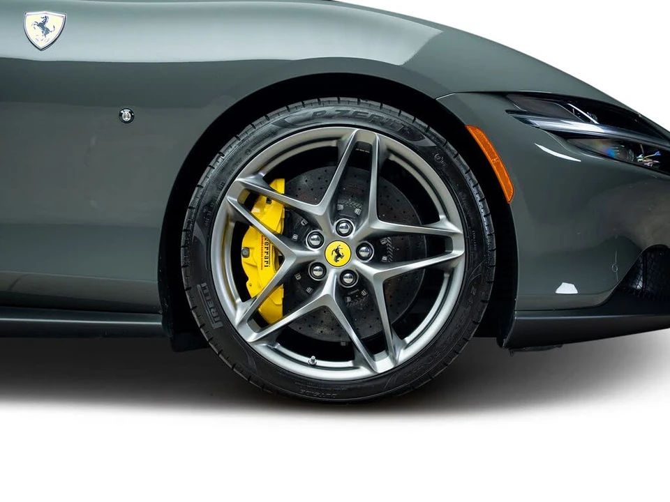 2022 Ferrari Roma - Image 28 of 31