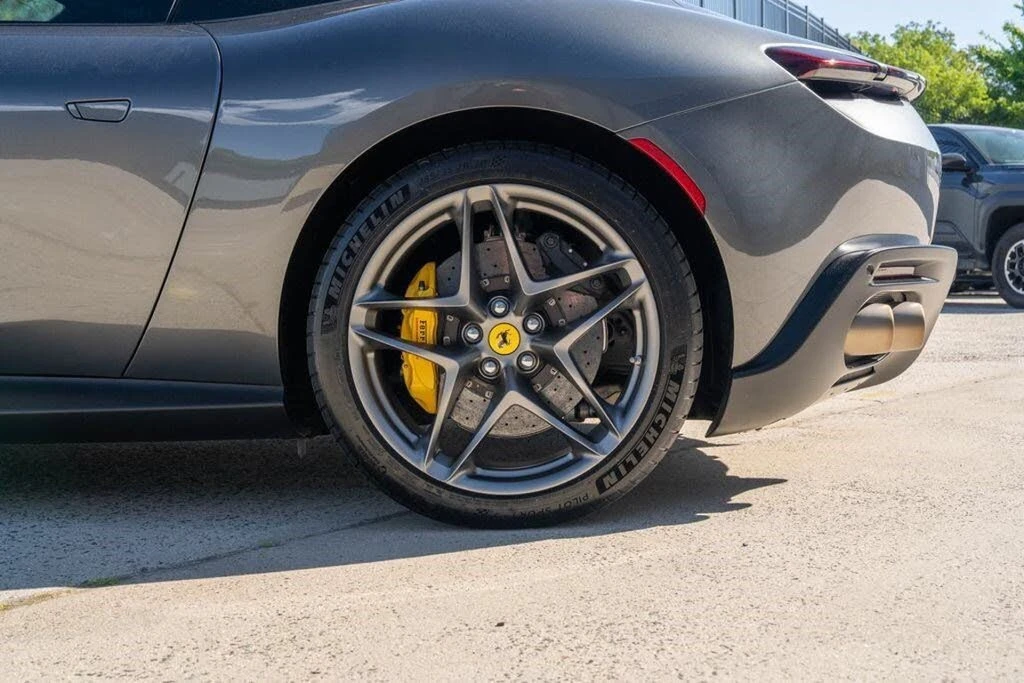 2022 Ferrari Roma - Image 17 of 31