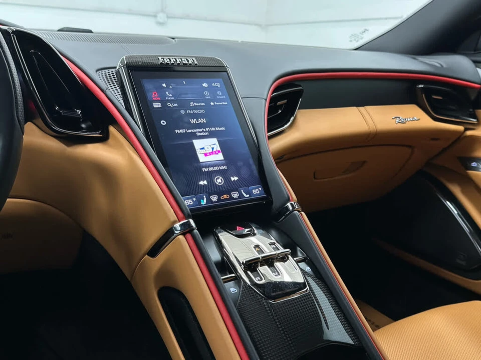2022 Ferrari Roma - Image 24 of 31