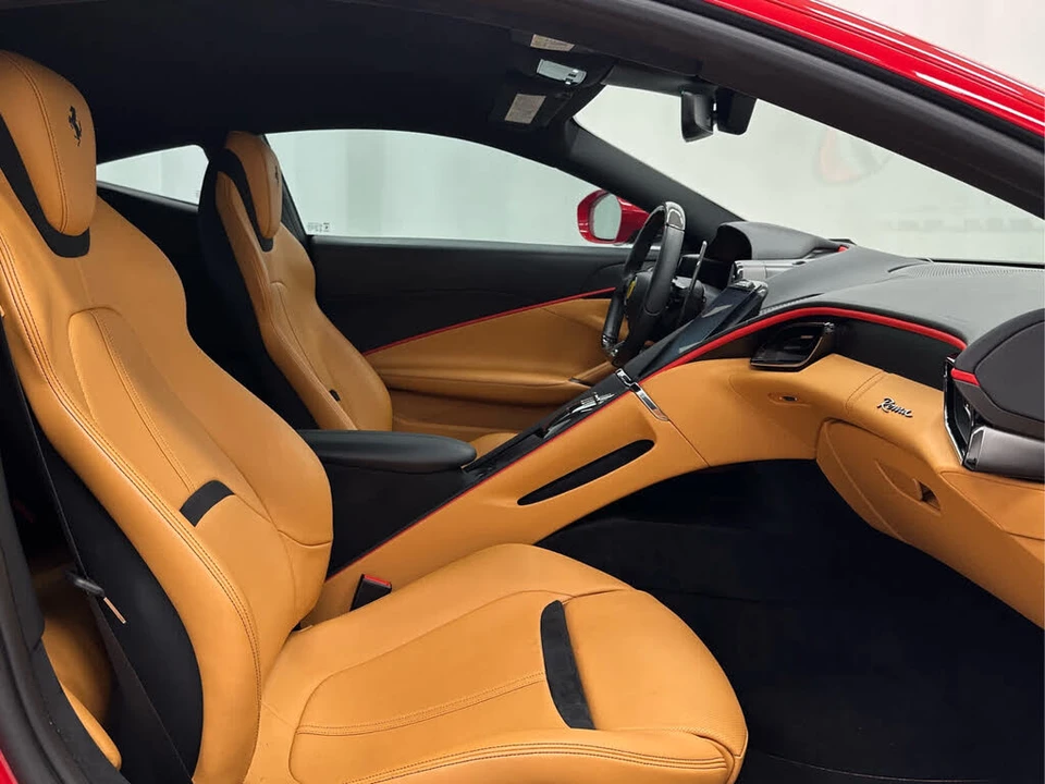 2022 Ferrari Roma - Image 16 of 31