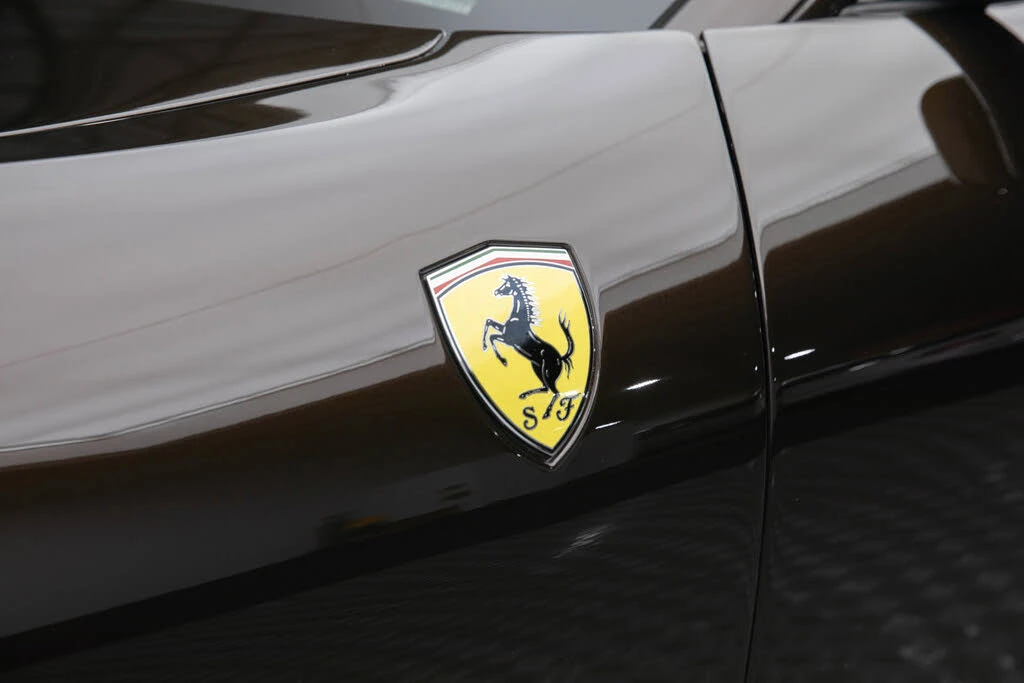 2022 Ferrari Roma - Image 14 of 31