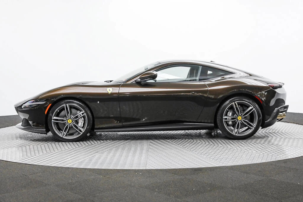 2022 Ferrari Roma - Image 2 of 31