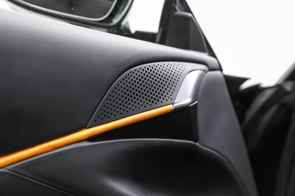 2022 Ferrari Roma - Image 28 of 31