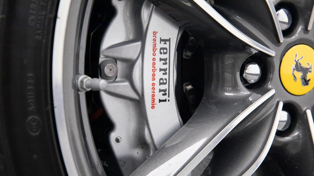 2022 Ferrari Roma - Image 17 of 31