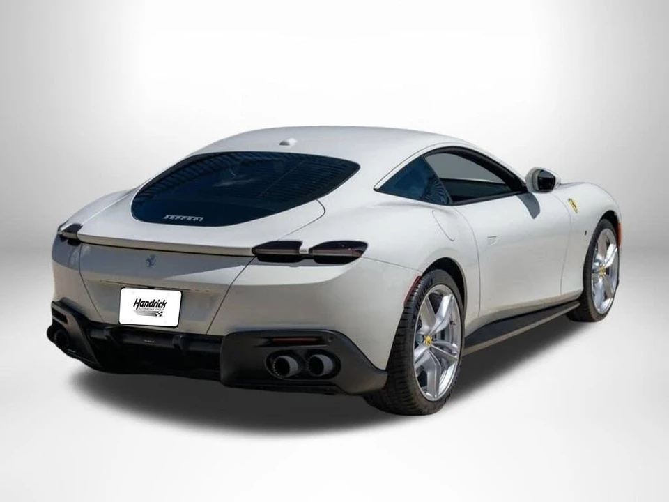 2022 Ferrari Roma - Image 7 of 31