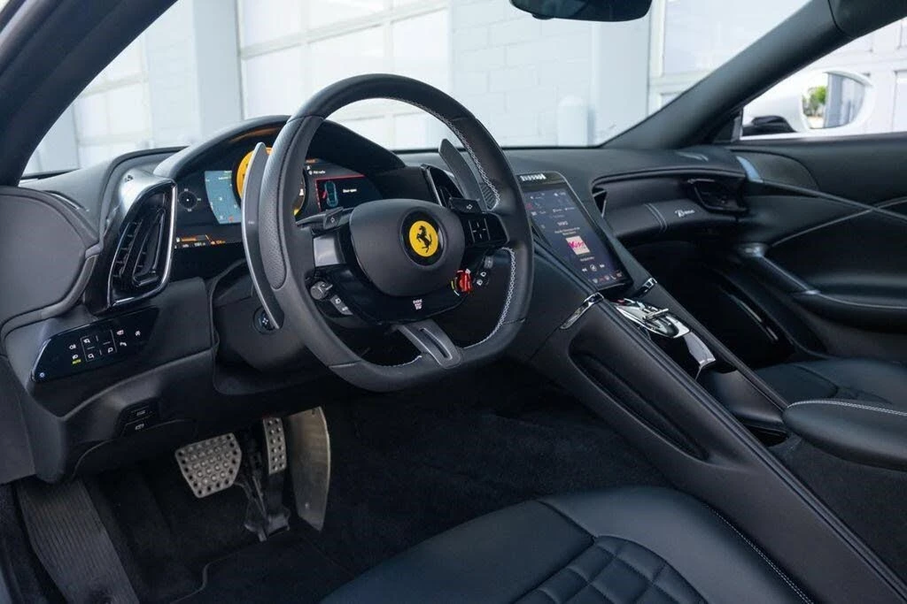 2022 Ferrari Roma - Image 28 of 31