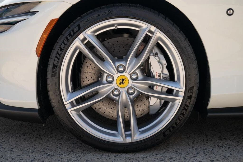 2022 Ferrari Roma - Image 17 of 31