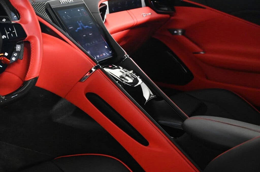 2022 Ferrari Roma - Image 17 of 31