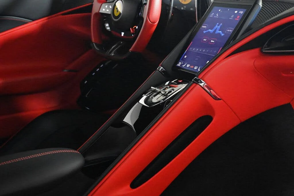 2022 Ferrari Roma - Image 26 of 31
