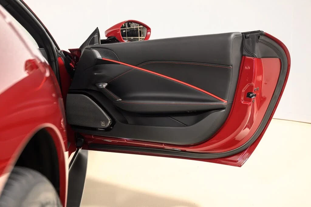 2022 Ferrari Roma - Image 23 of 31