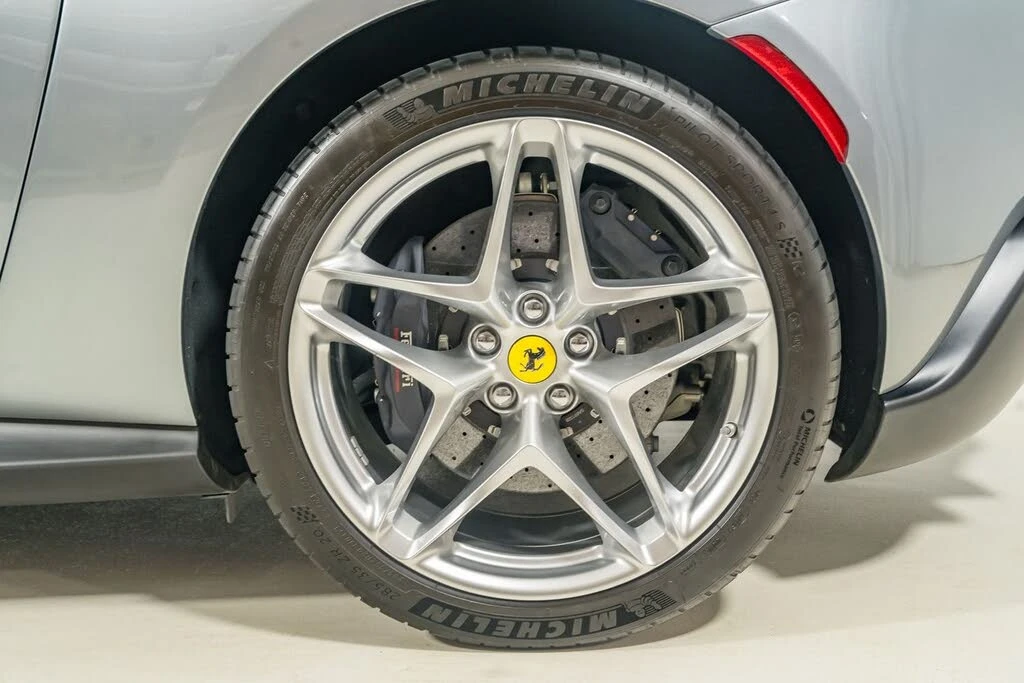 2022 Ferrari Roma - Image 13 of 31